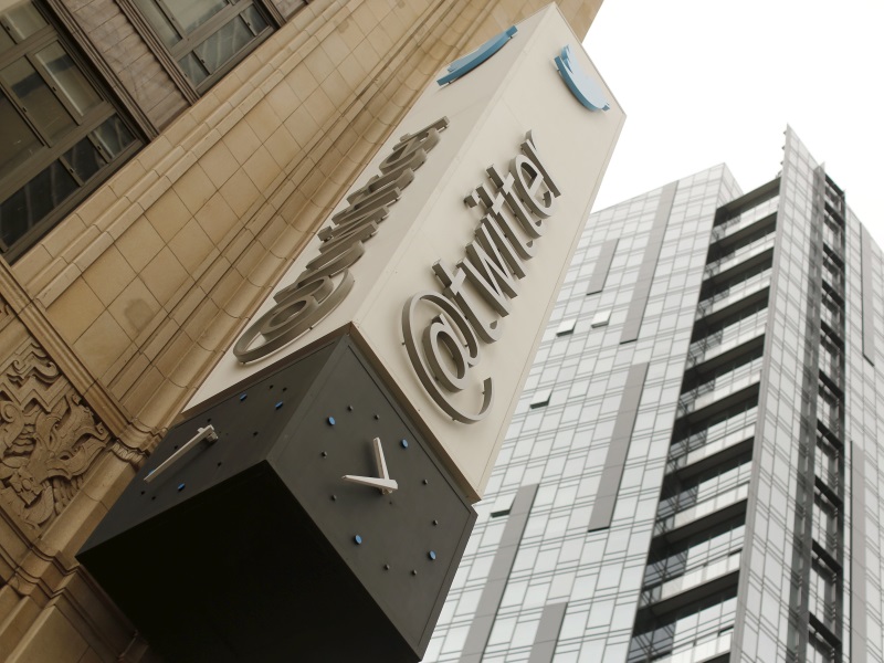 Twitter Interim CEO Dorsey Buys More Shares in Show of Faith