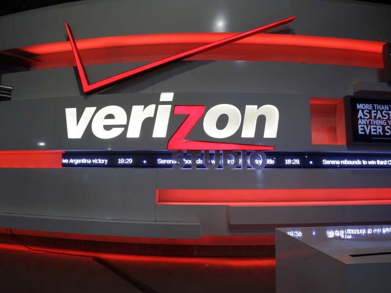 Verizon Adds 1.5 Million New Monthly Users; Revenue Beats Estimates