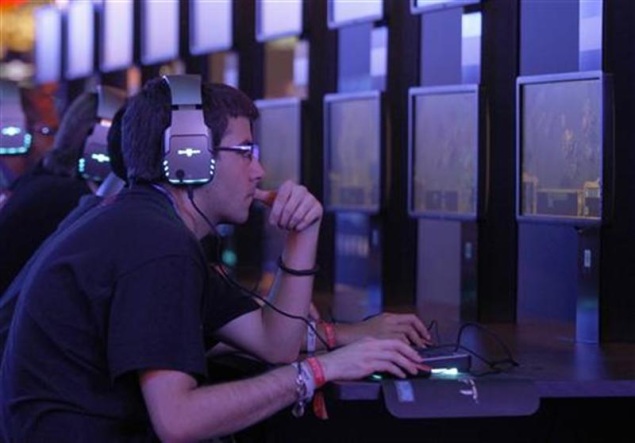 Crowd-funded gaming console Ouya to launch at major retail stores in June