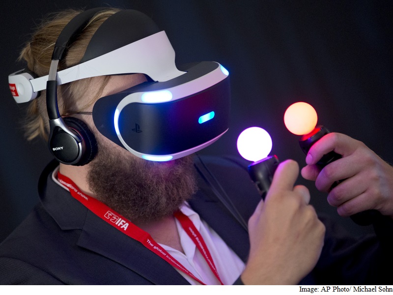 Virtual Reality Is Finally Here, Yet Still Has a Ways to Go