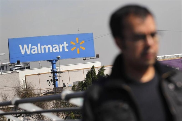Wal-Mart may get customers to deliver packages to online buyers
