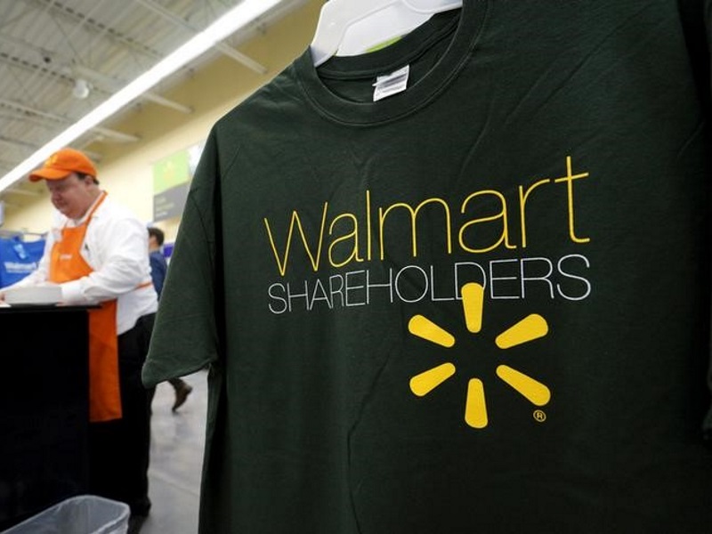 Wal-Mart Banks on Cavernous Warehouses in E-Commerce Push