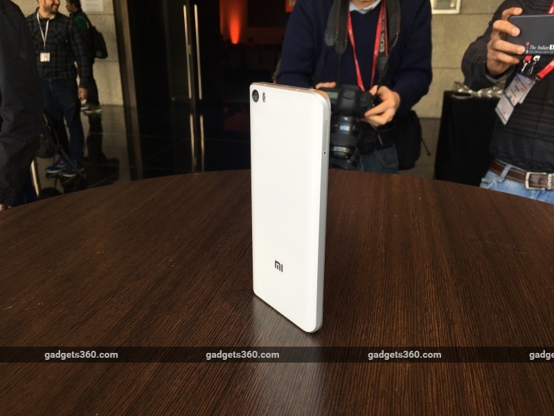 xiaomi_mi_5_white_variant_gadgets_360.jpg