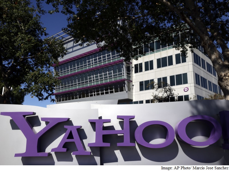 Yahoo Board Meets and Considers Sale of Web Business