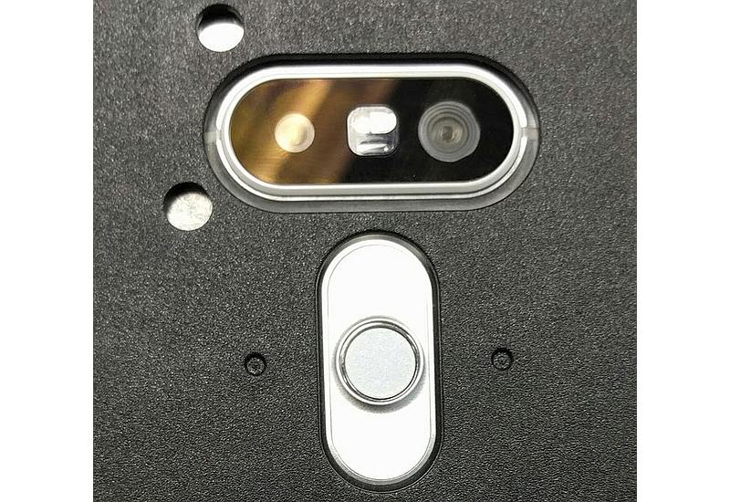 lg_g5_rear_camera_closeup_leaked_reddit.jpg