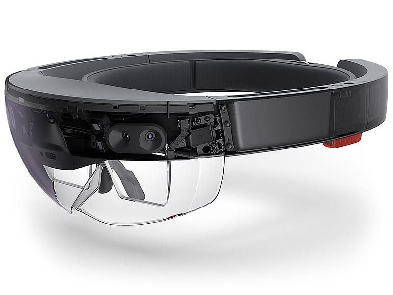 Microsoft HoloLens Battery Life, Connectivity, and Other Details Revealed