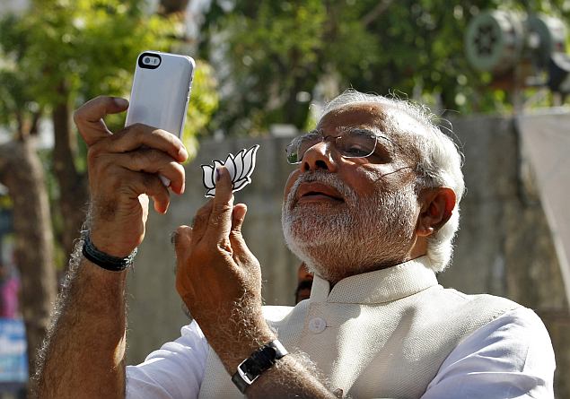 Narendra Modi's selfie stirs up yet another controversy