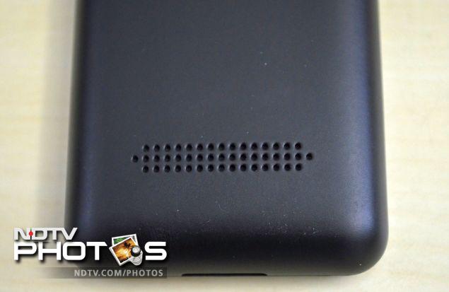 nokia-206-speaker-grill-635_254713_184716_2676.jpg