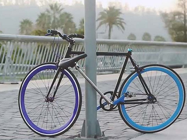 Dutch Unveil World's First Solar-Powered Bicycle Path Dutch Unveil World's First Solar-Powered Bicycle Path