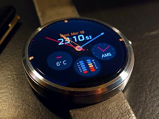 Android Wear 1.3 Update Brings Interactive Watch Faces and More