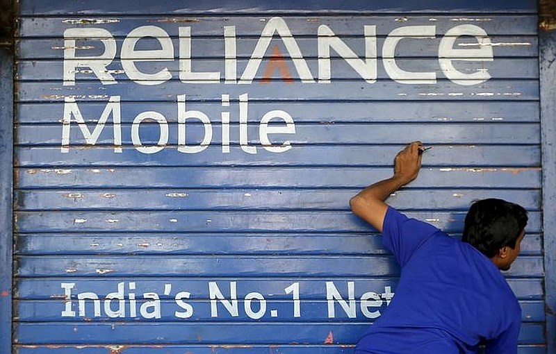 Reliance Communications, Aircel in Talks to Merge Mobile Business