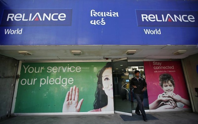 Reliance Communications reports 33 percent drop in quarterly profit