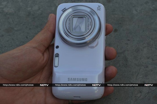 samsung phone with big camera on back