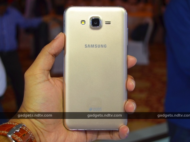 samsung_galaxy_j5_back_gold_ndtv.jpg