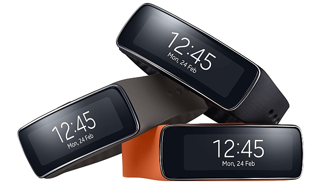 Samsung Gear Fit health wristband with curved Super AMOLED display launched