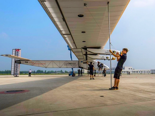 Solar Impulse 2 Grounded in Hawaii for Repairs