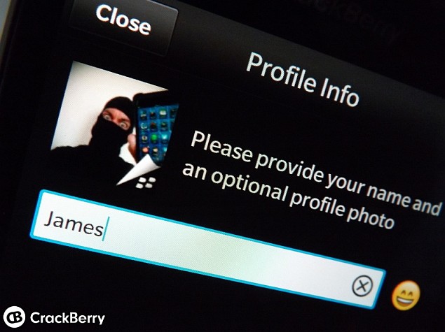 WhatsApp app for BlackBerry 10 updated privacy options, Dark Theme and more