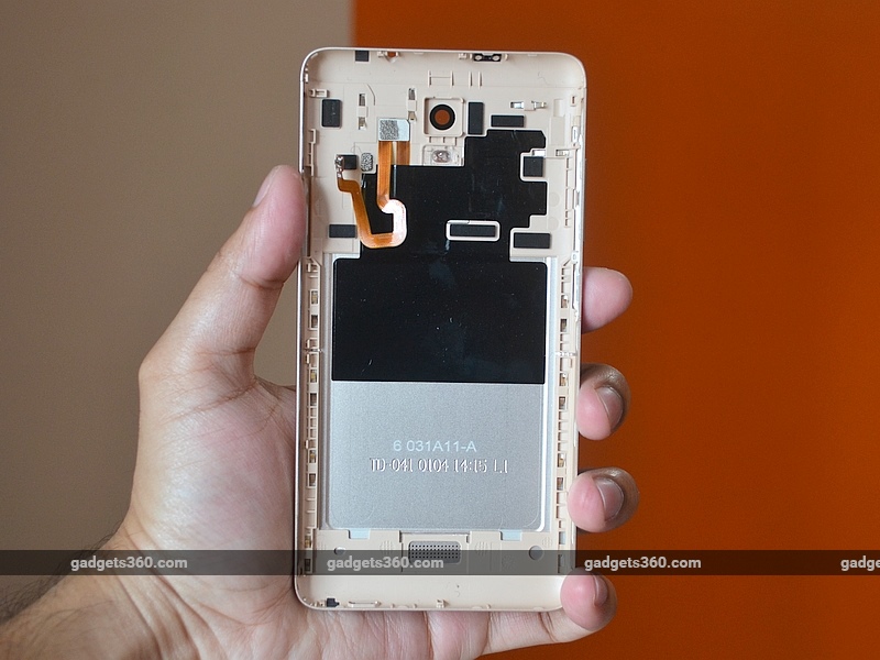 xiaomi_redmi_note 3_teardown_back_panel_ndtv.jpg