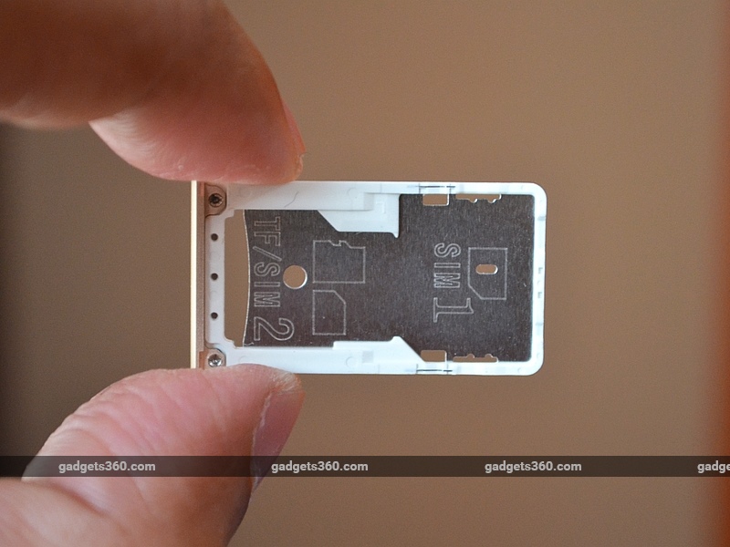 xiaomi_redmi_note 3_teardown_sim_tray_ndtv.jpg