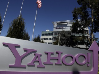 Yahoo to Face Lawsuit Over Text Messages Originating From Messenger