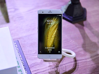 ZTE Blade A910, Blade V7 Max Dual-SIM Smartphones With Fingerprint Sensor Launched