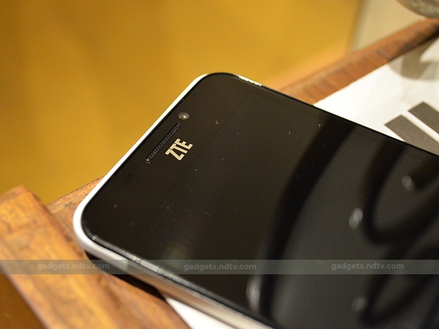 zte_grand_s_2_front_half_ndtv_194514_104547_7348.jpg