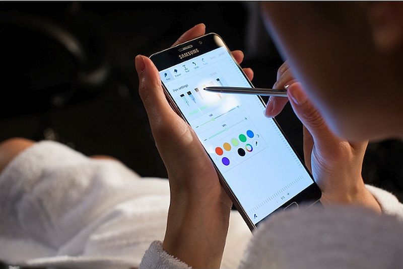 Samsung Galaxy Note 5 Now Receiving Firmware Update With Battery, Call Stability Fixes