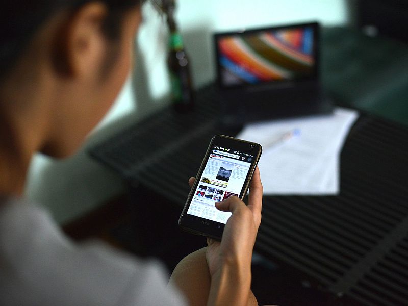 Finding the Best Small-Screen Smartphone You Can Buy in India