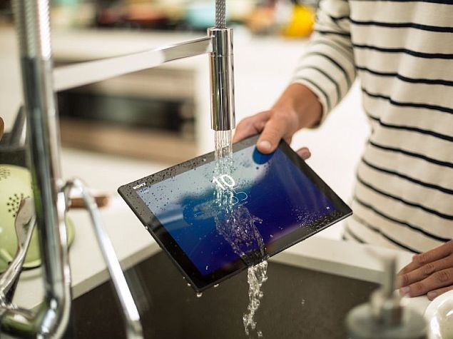 sony_xperia_z4_tablet_waterproof_official.jpg